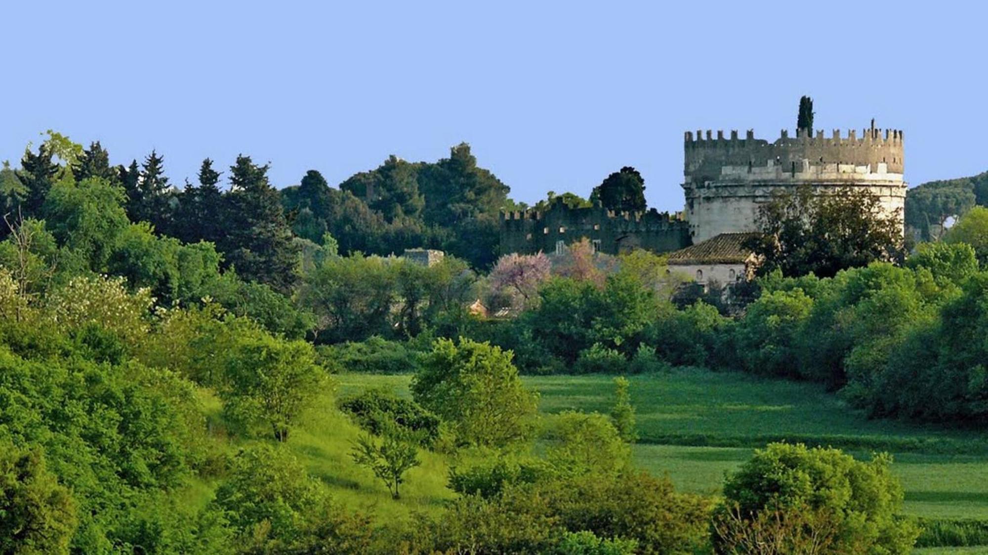Basilica San Giovanni Appia Antica At A Friends House Holiday home